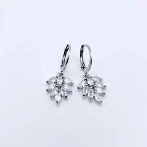 Leaf Hoops Earrings
